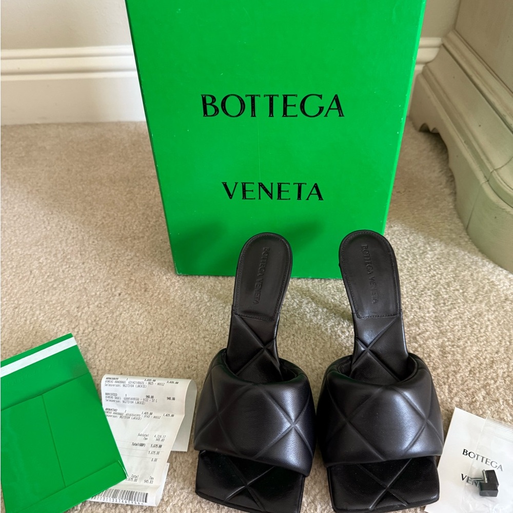 Excellent condition Bottega Venetta shoes size 37 1/2